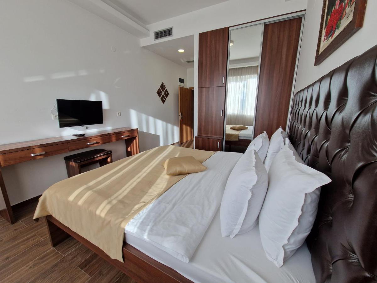 Motel Celebic Mitrovici  Ngoại thất bức ảnh