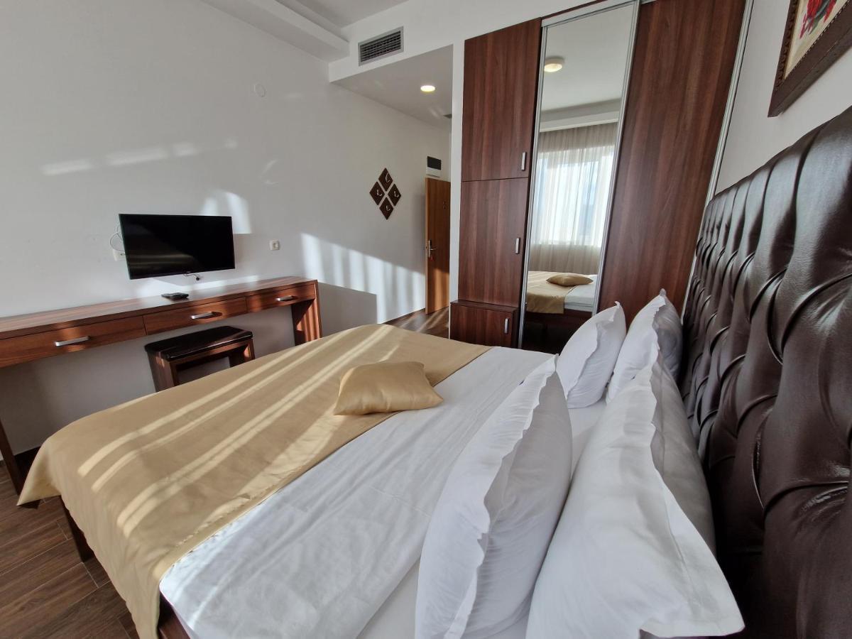 Motel Celebic Mitrovici  Ngoại thất bức ảnh