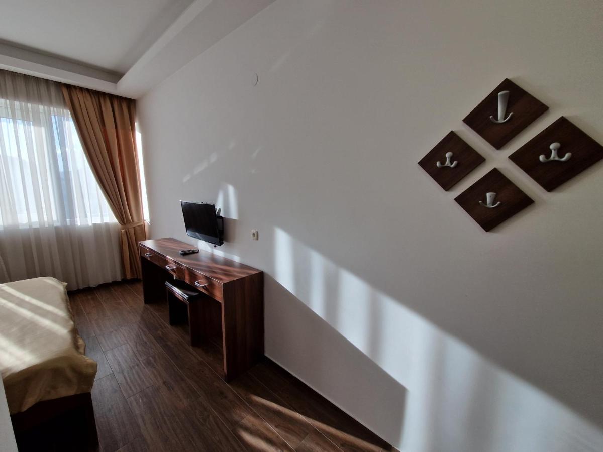 Motel Celebic Mitrovici  Ngoại thất bức ảnh