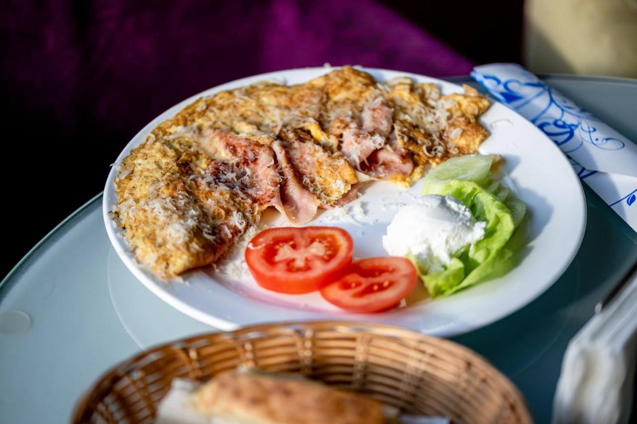 Motel Celebic Mitrovici  Ngoại thất bức ảnh
